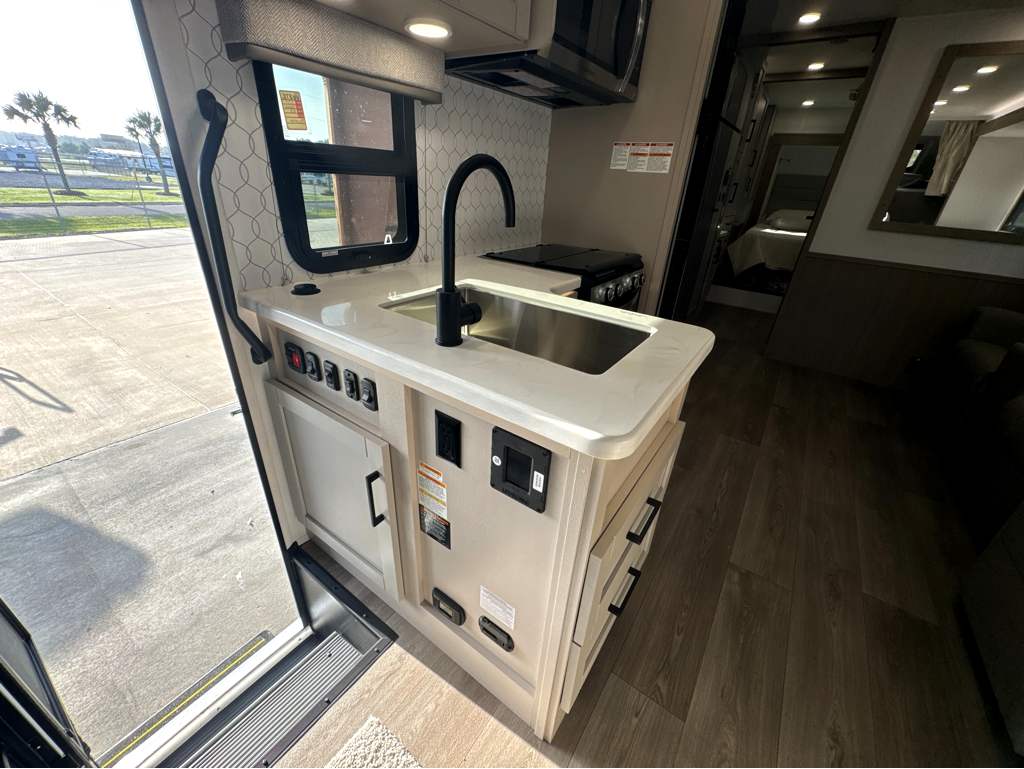 2027 ENTEGRA COACH ODYSSEY 30Z - Image 28