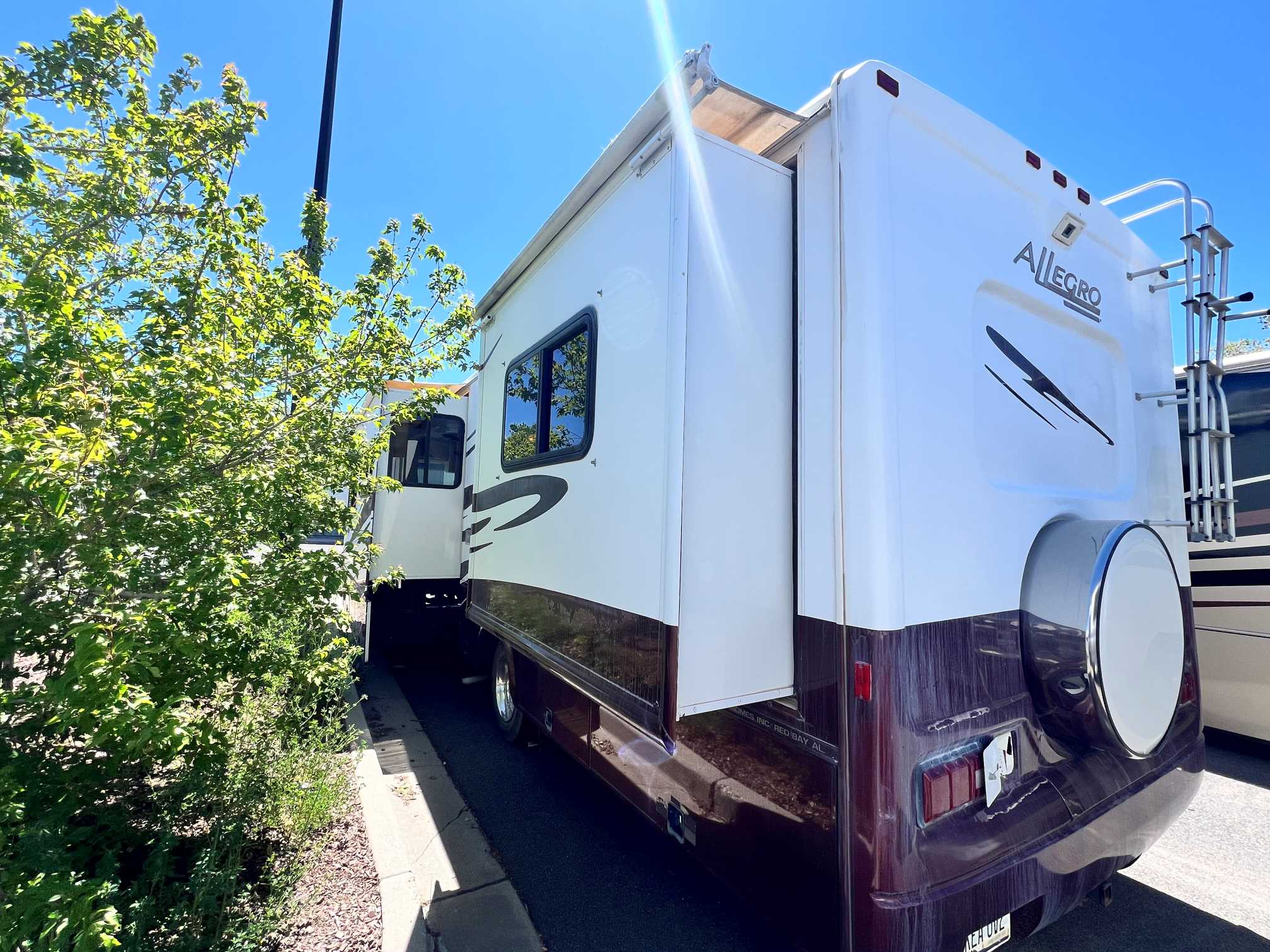 2005 Tiffin Allegro Bay 34XB - Image 3