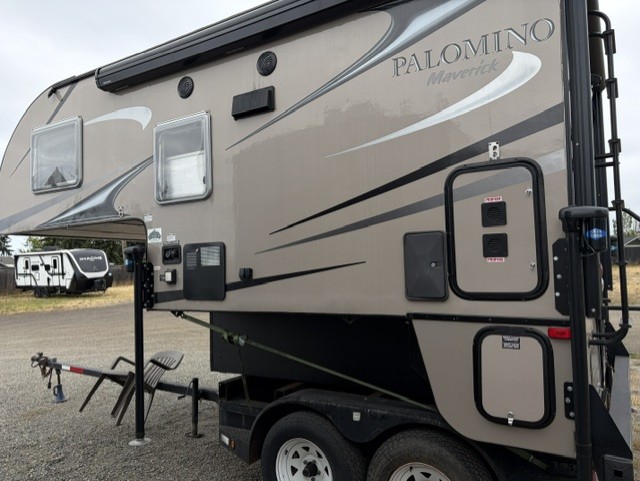 2014 Palomino Maverick 2902 - Image 4