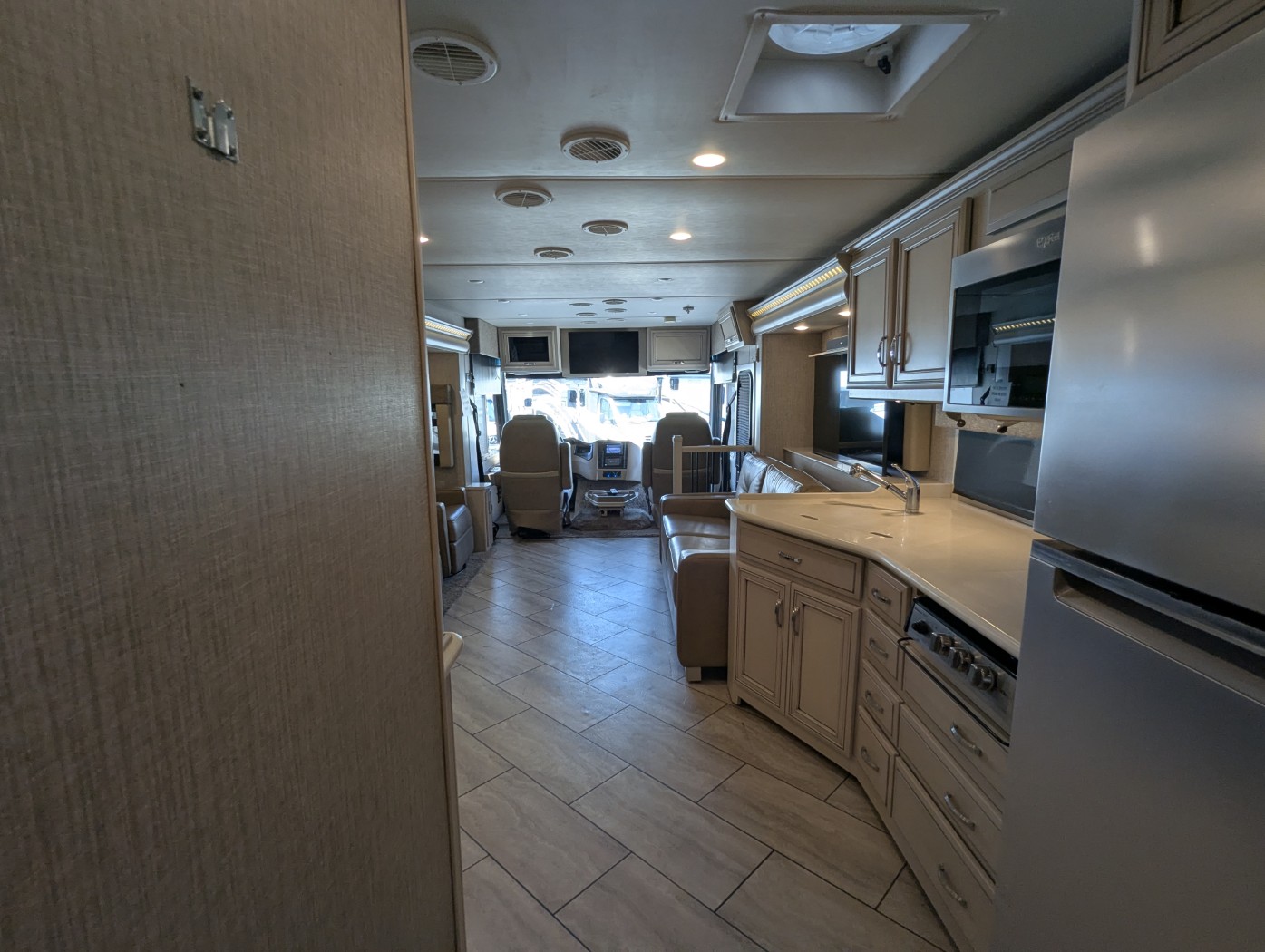 2021 Newmar Bay Star 3626 - Image 45