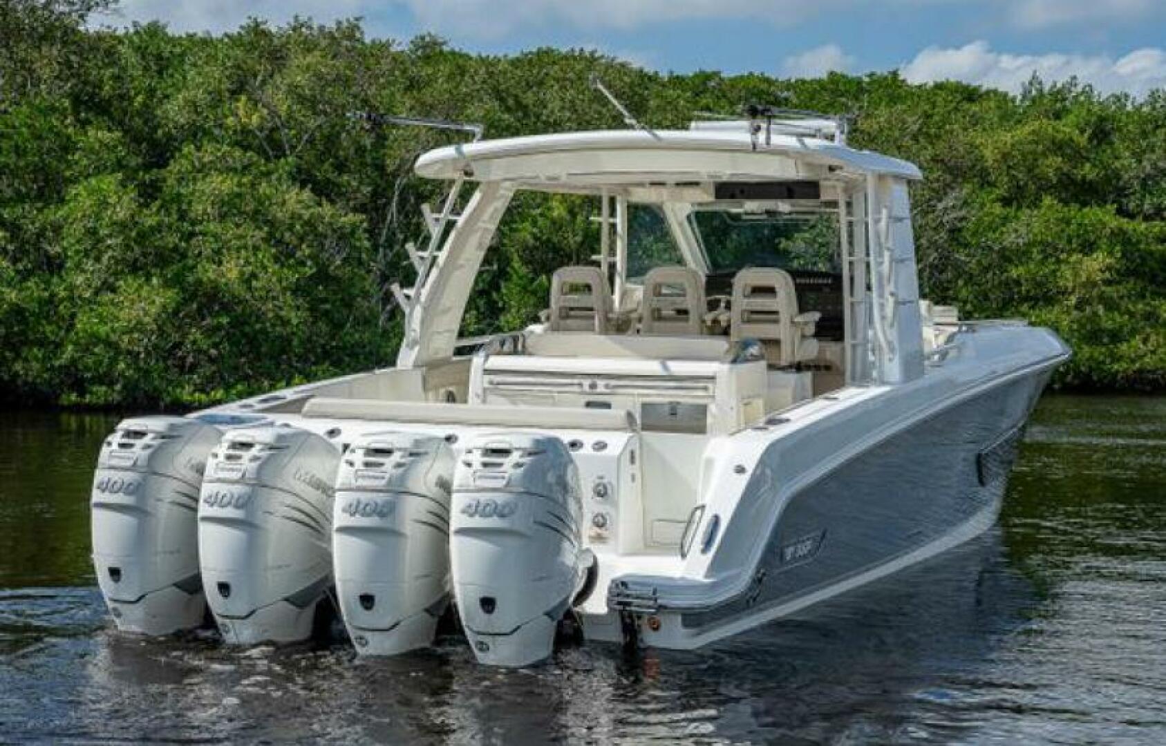 2020 Boston Whaler Outrage - Image 15