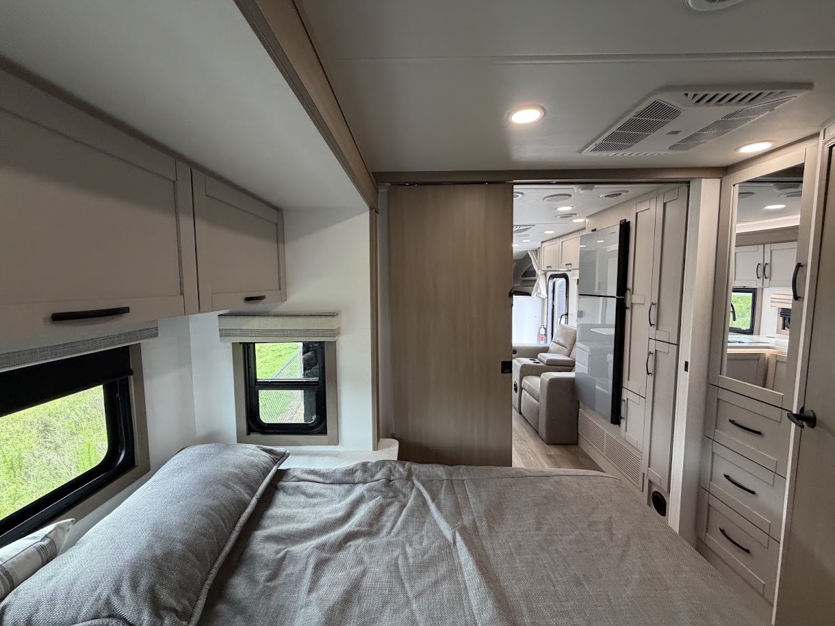 2027 JAYCO GREYHAWK XL 32U - Image 48
