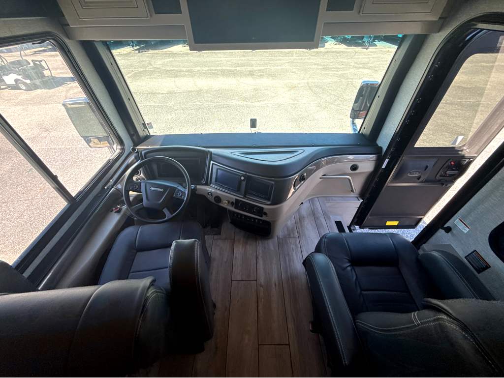 2024 FLEETWOOD DISCOVERY 38N - Image 35