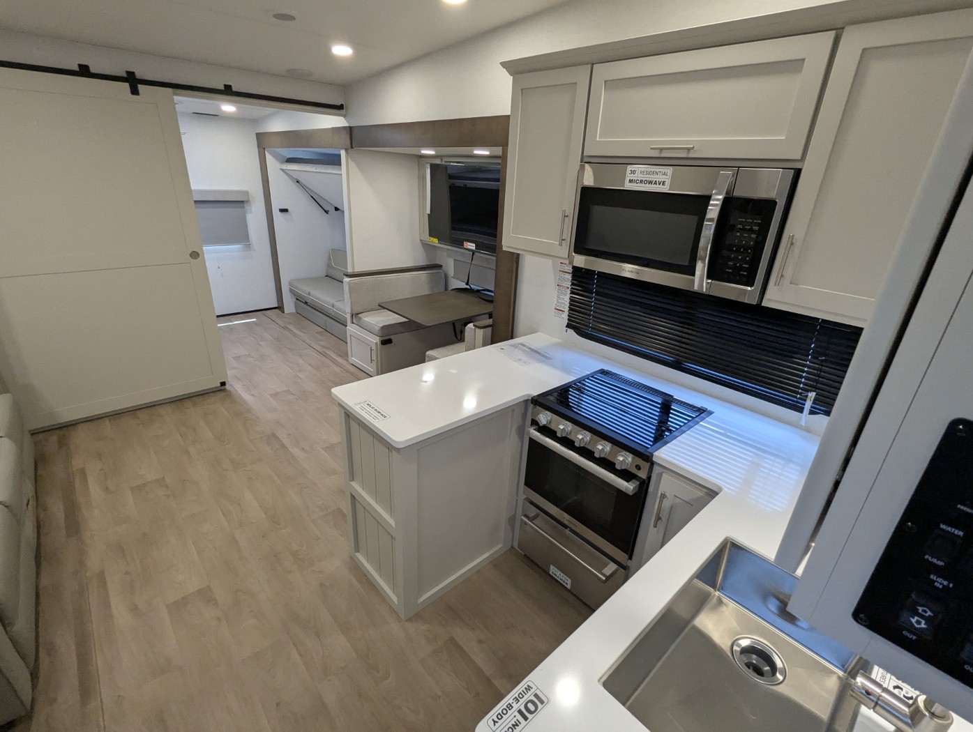 2027 Alliance RV Avenue 30BH - Image 30