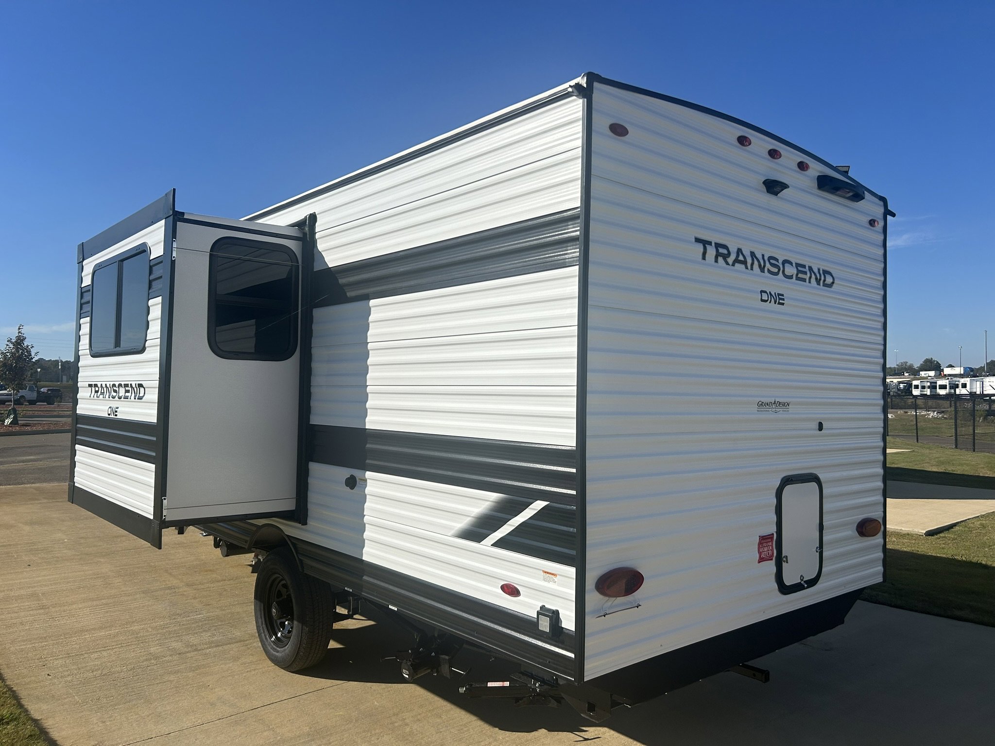 2026 GRAND DESIGN TRANSCEND 161BH - Image 4