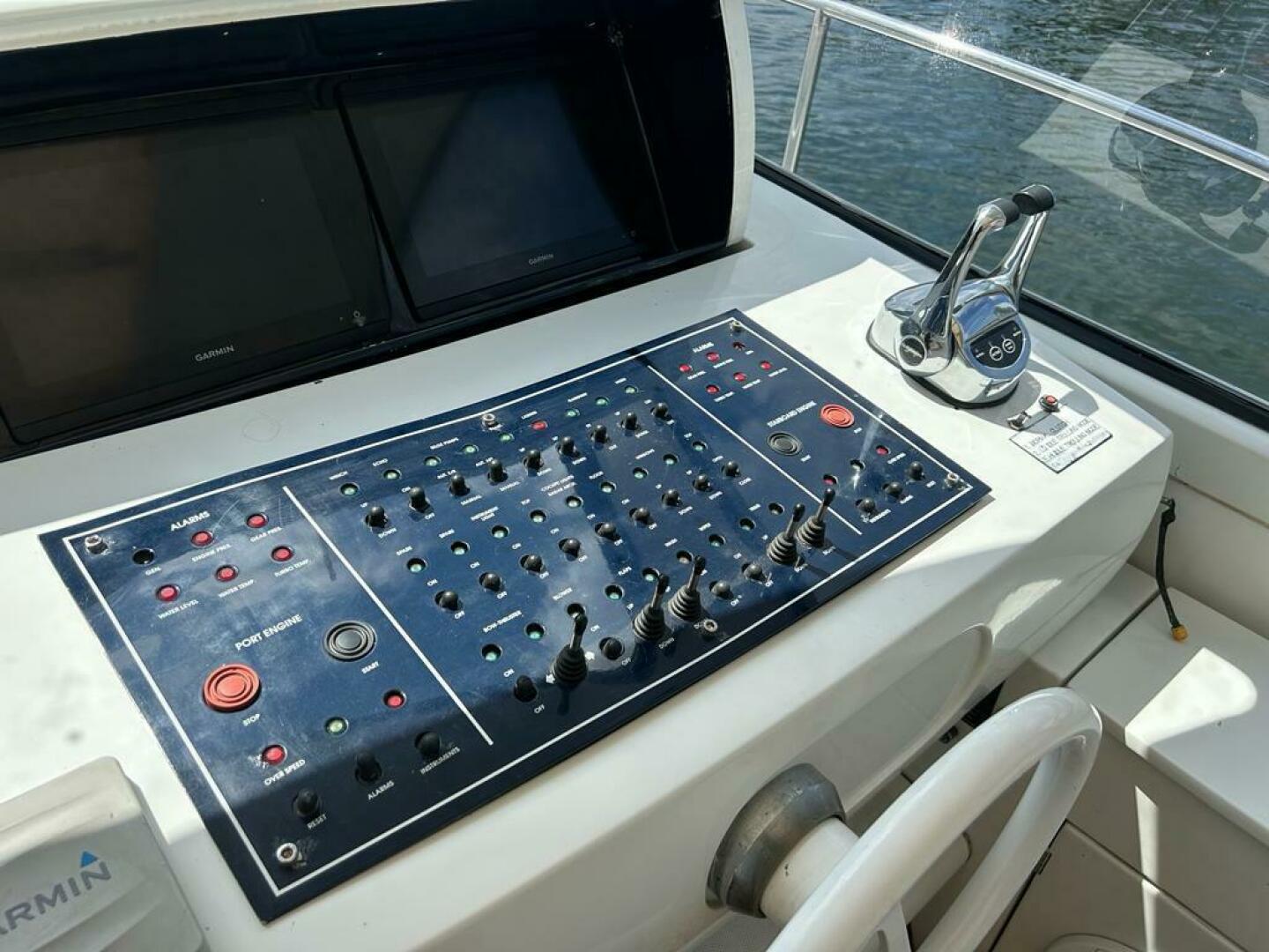 1999 Pershing 54 - Image 6