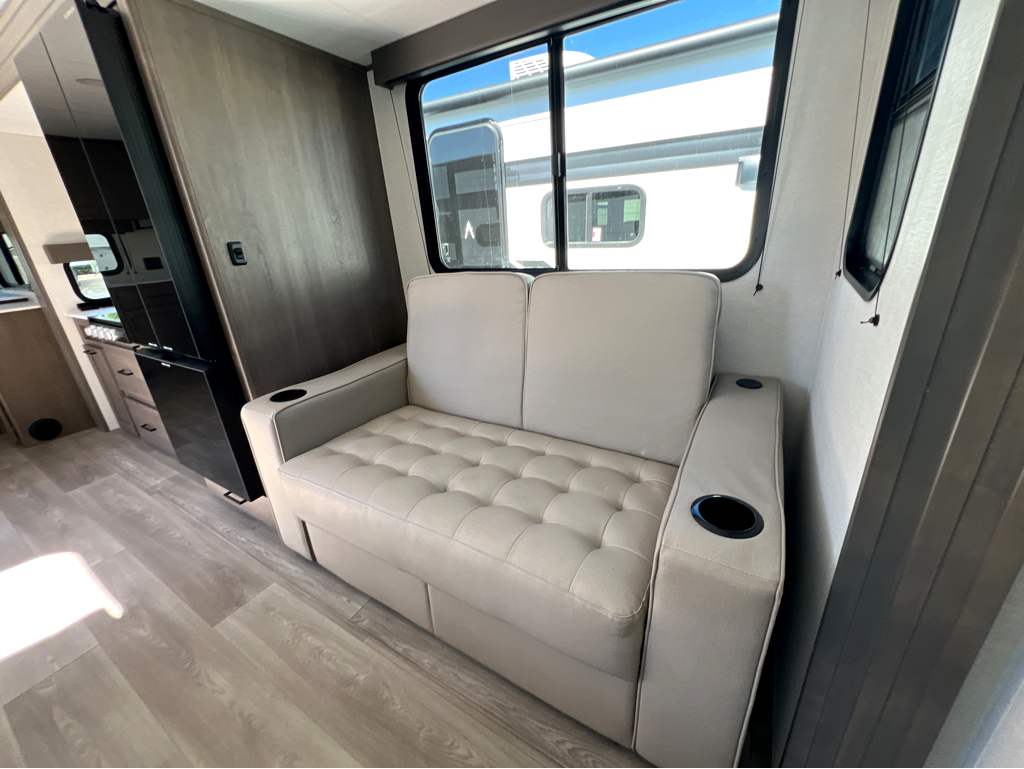 2026 GRAND DESIGN TRANSCEND 25MLX - Image 8