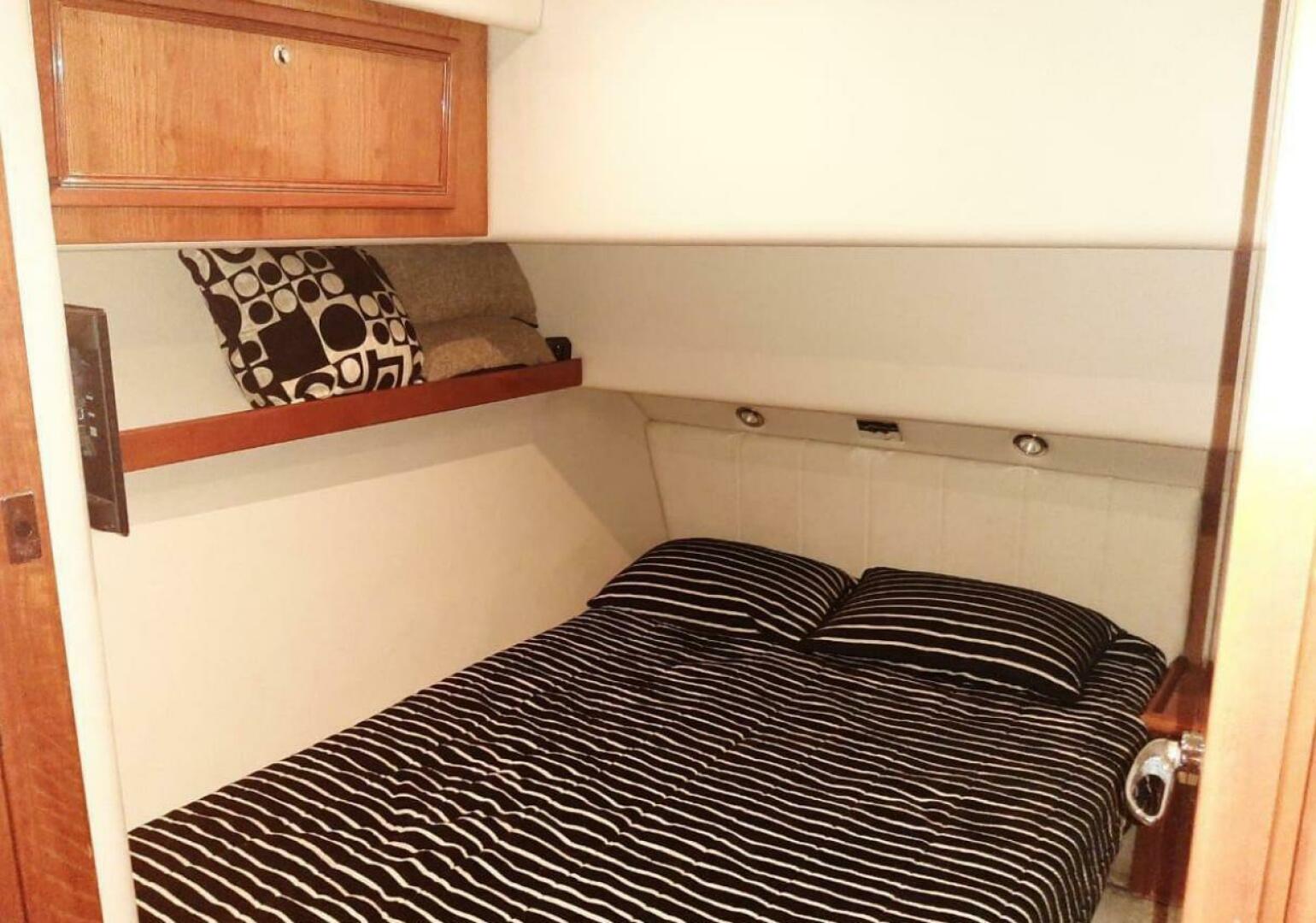2009 Riviera 47 Enclosed Flybridge Series II - Image 18