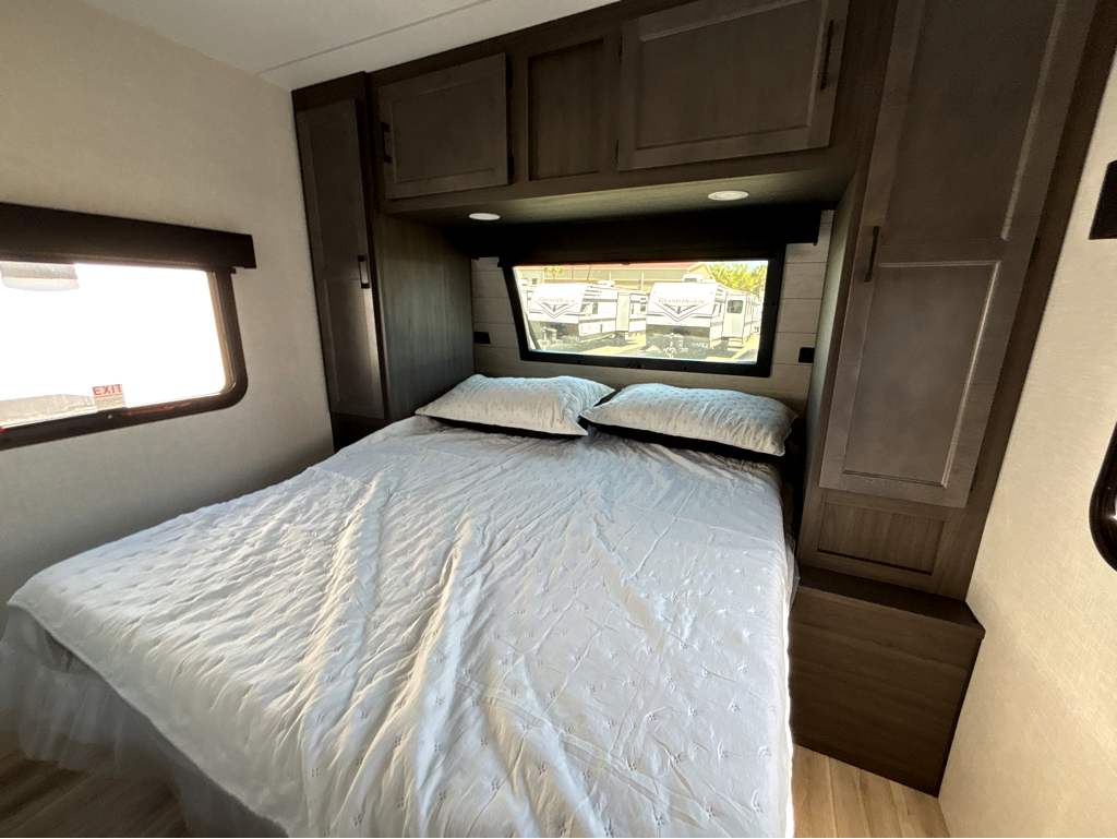 2026 VENTURE RV SPORTTREK 271VRB - Image 23