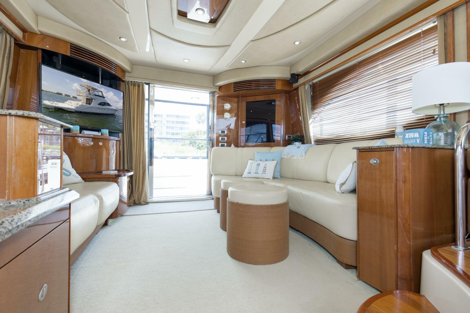 2007 Sea Ray 52 Sedan Bridge - Image 9
