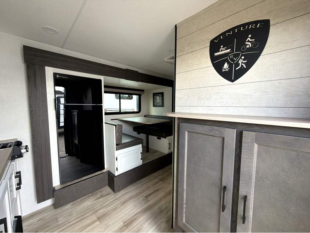 2026 VENTURE RV SPORTTREK STINGER 181VRK - Image 17