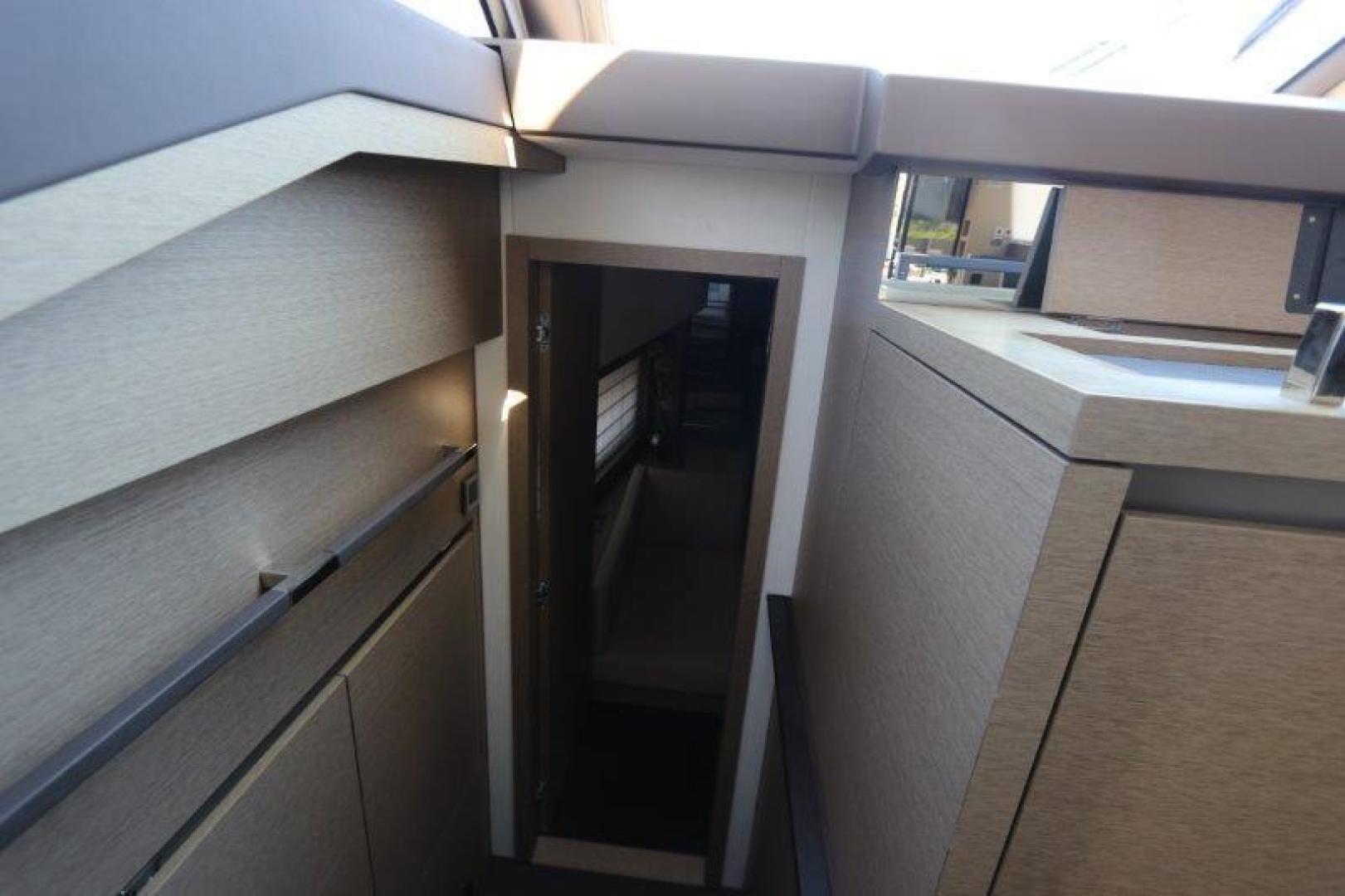 2017 Prestige Motoryacht - Image 17