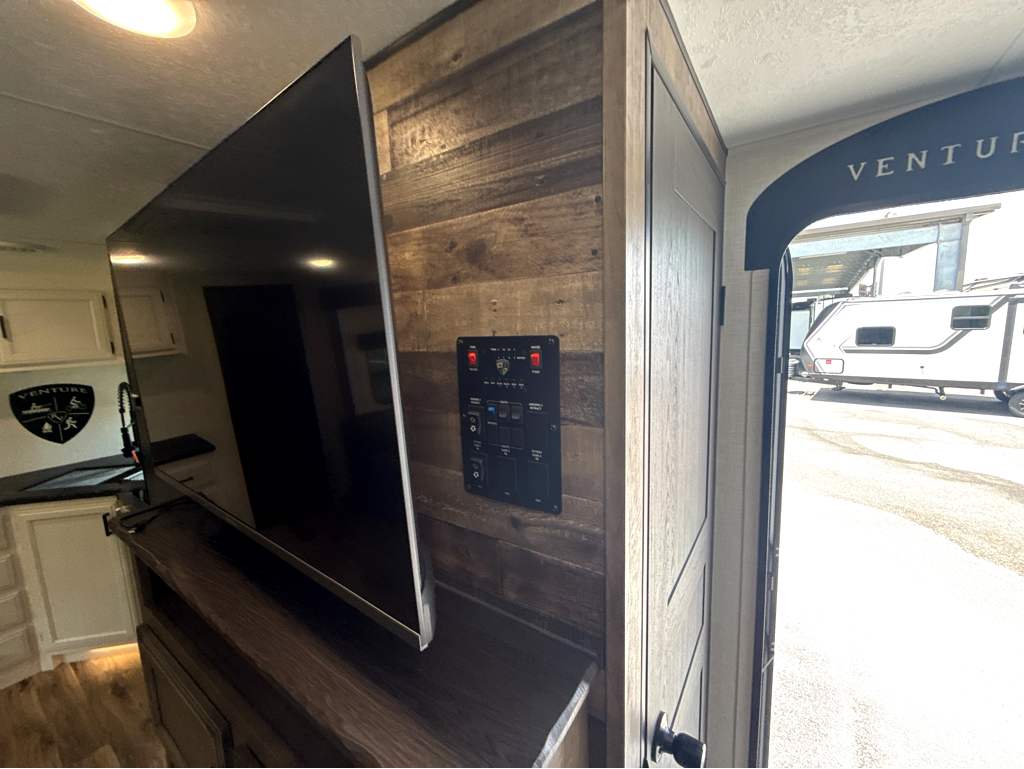 2024 VENTURE RV STRATUS 261VRB - Image 27