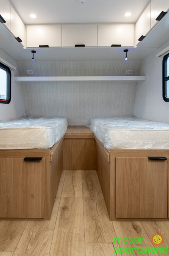 2027 Winnebago Micro Minnie 2200TBH - Image 24