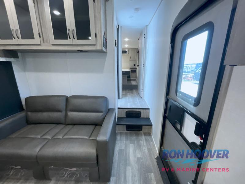 2024 COACHMEN 368TBH - Image 32