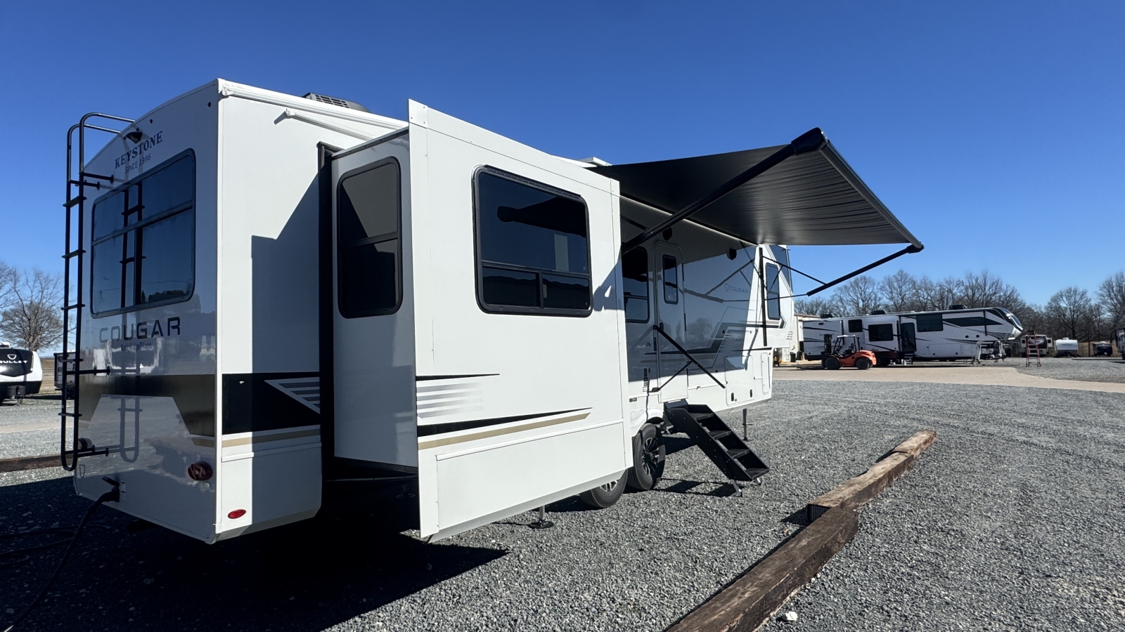 2026 Keystone Cougar 1776 Edition 320RDS - Image 9