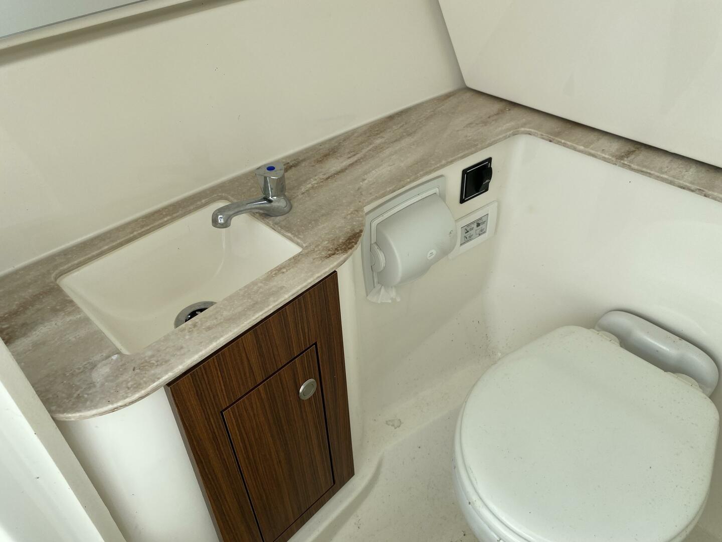 2021 Pursuit 266 Dual Console - Image 30