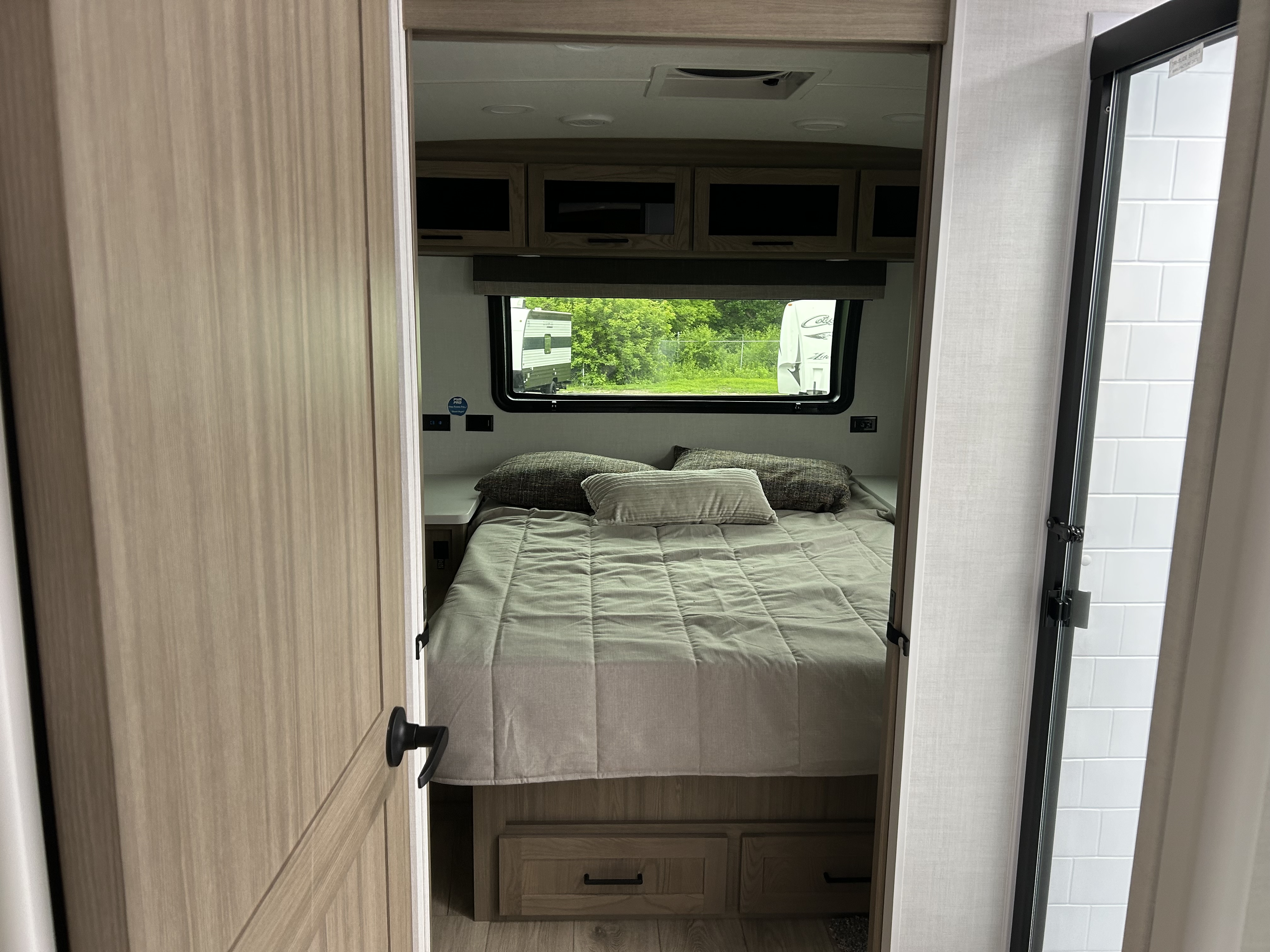 2027 Forest River Rockwood Mini Lite 2515S - Image 14