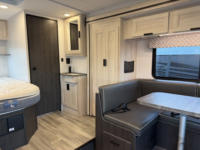 2024 SUNSEEKER 2150LE - Image 8