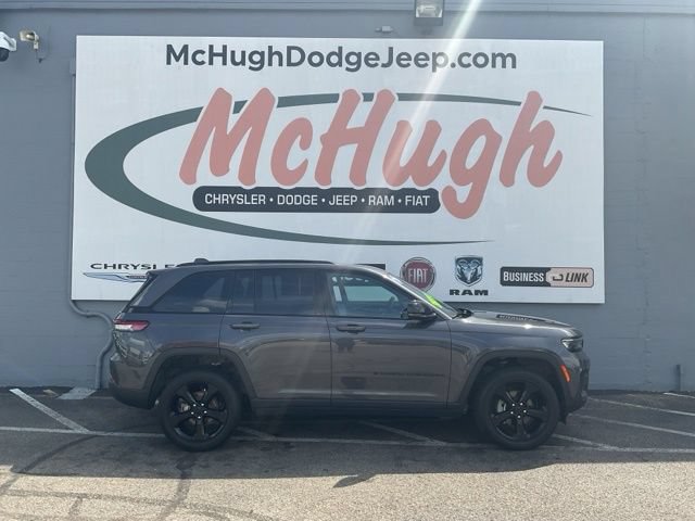 2025 Jeep Grand Cherokee Altitude X 4X4 - Image 4