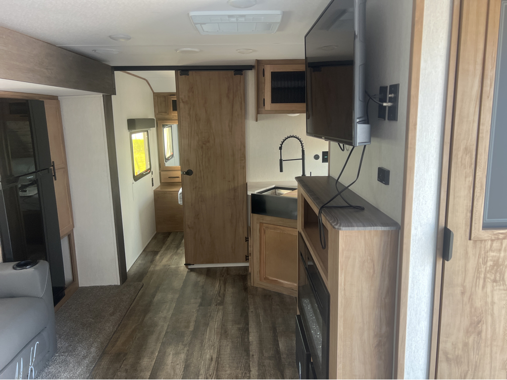 2024 Forest River Cherokee Alpha Wolf 22SW-L - Image 20