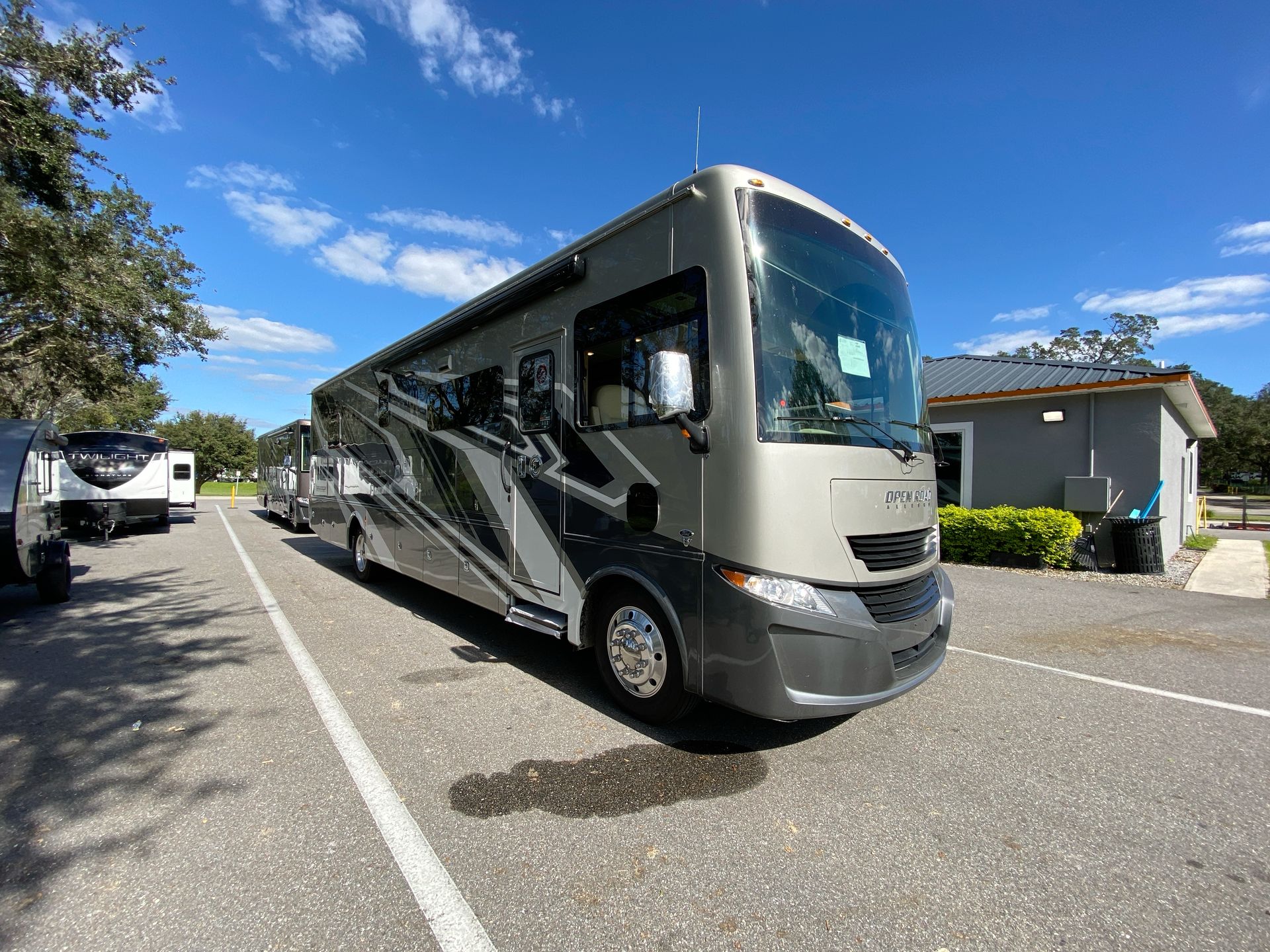 2025 Tiffin Open Road Allegro