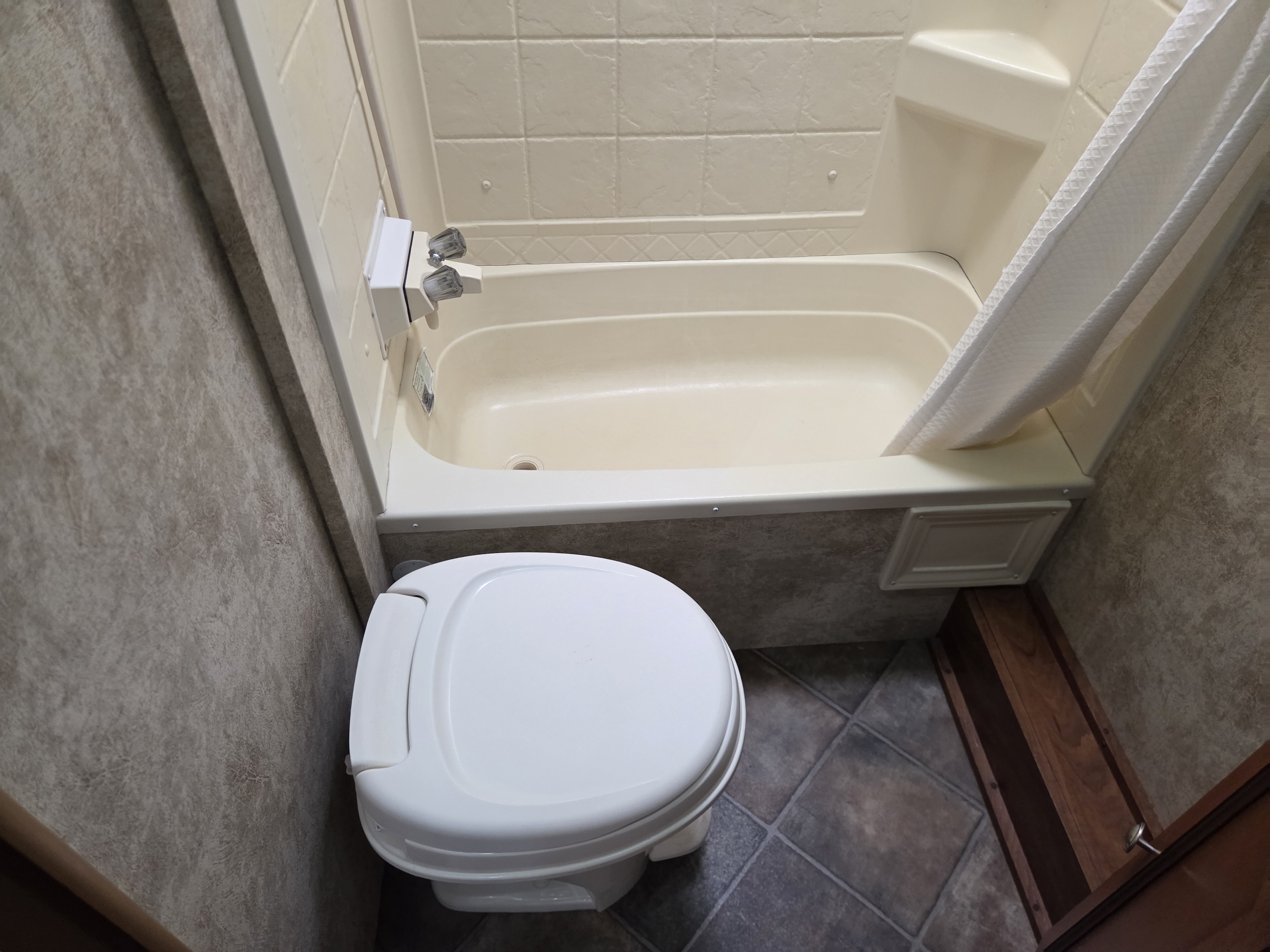 2013 Keystone Passport Super-Lite 280BH - Image 16