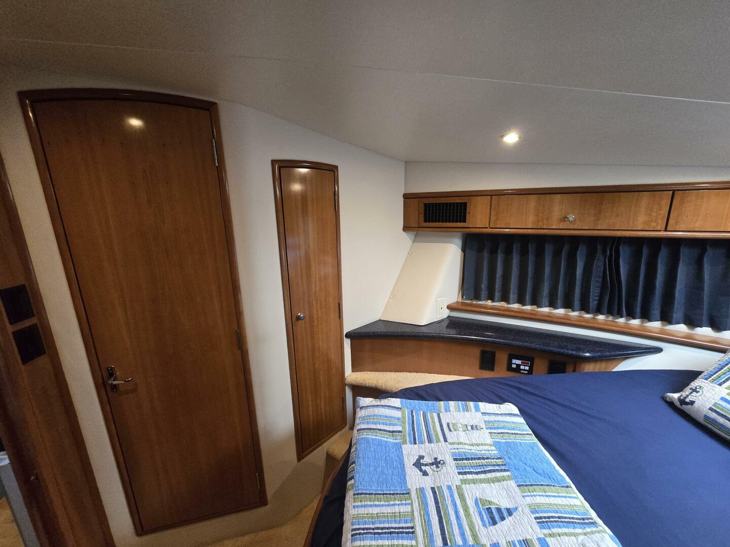 2002 Carver 444 Cockpit Motor Yacht - Image 52