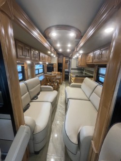 2016 AMERICAN COACH AMERICAN REVOLUTION 42T - Image 11