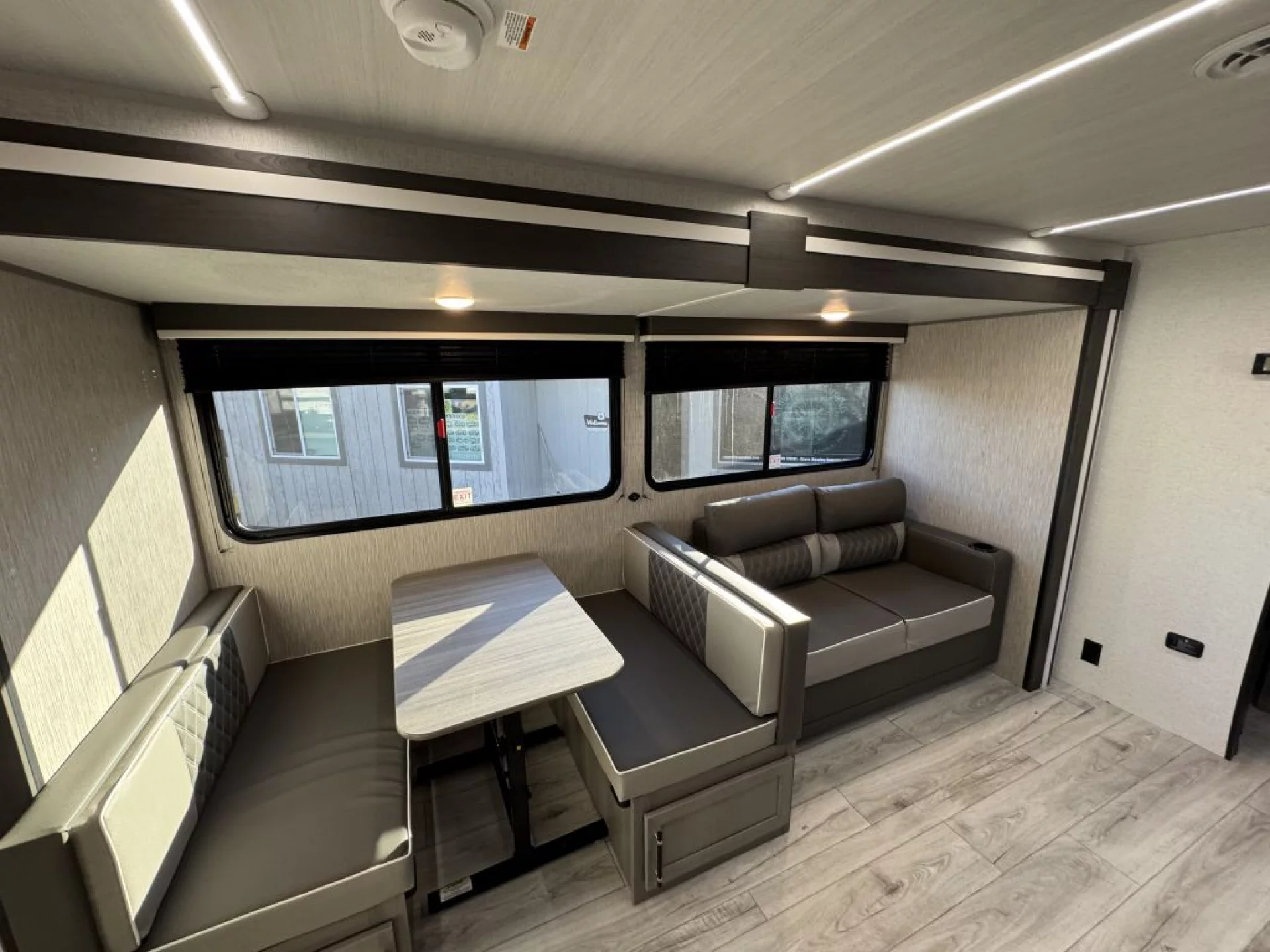 2025 KEYSTONE HIDEOUT DELUXE 26PATIO - Image 15