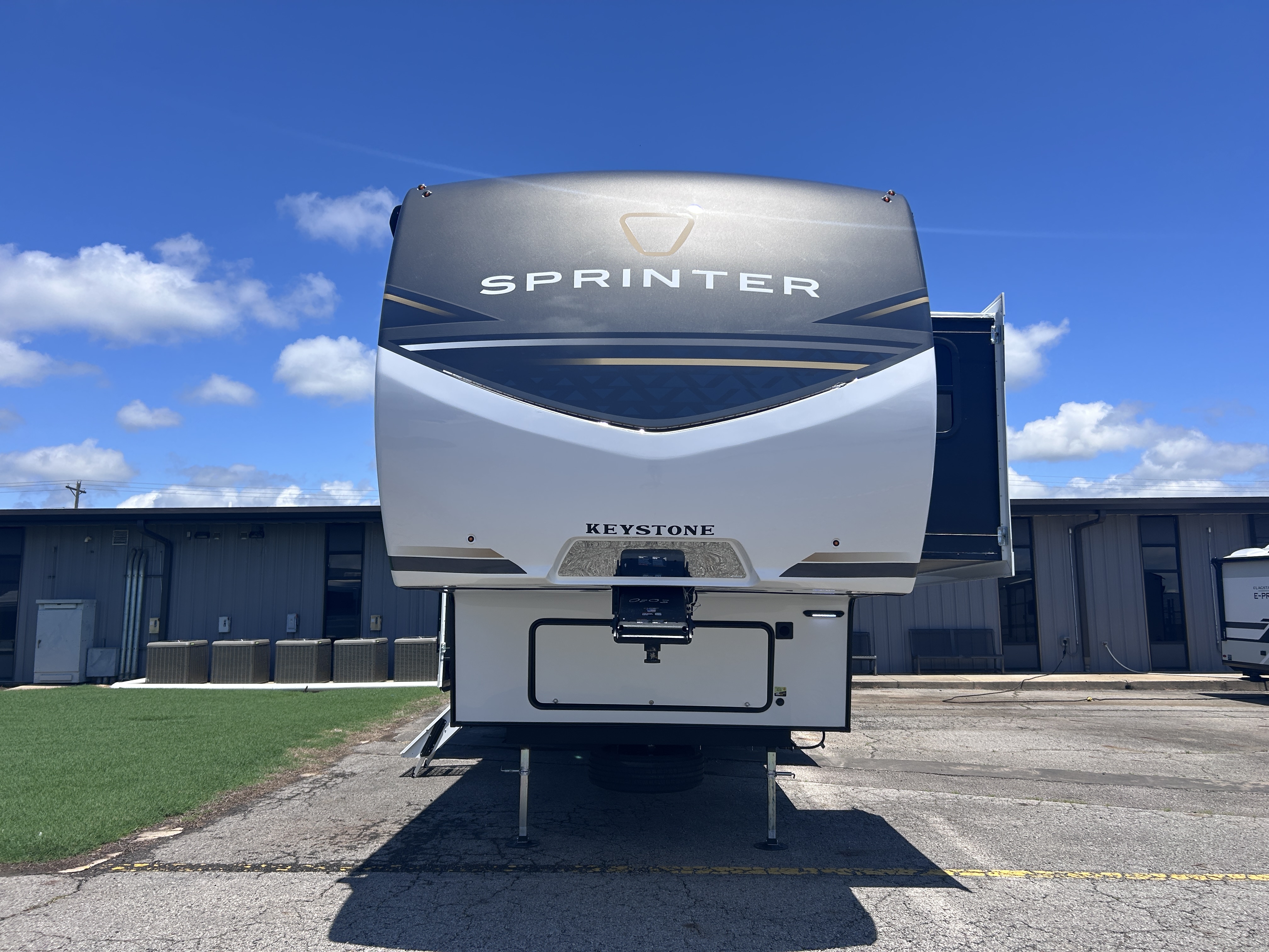 2026 Keystone Sprinter 3920DSL - Image 3