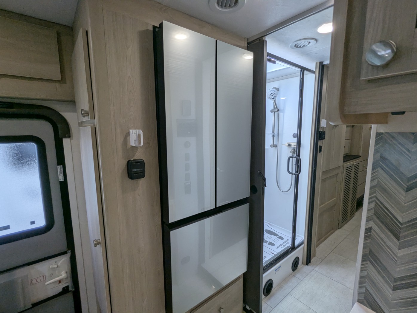 2027 Coachmen Entourage 330DS - Image 30