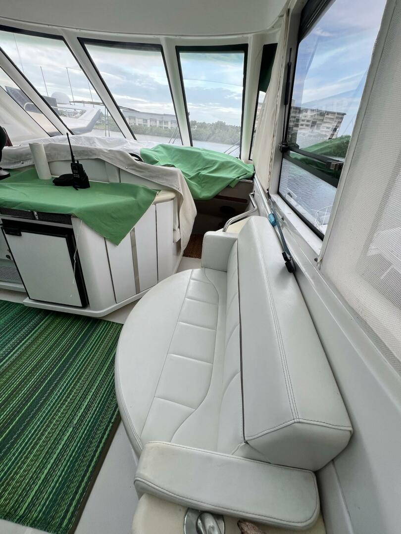 2000 Carver 506 Motor Yacht - Image 14