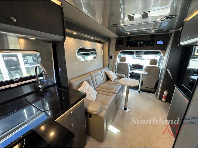 2026 Airstream Atlas Advanced Power Plus - Image 31