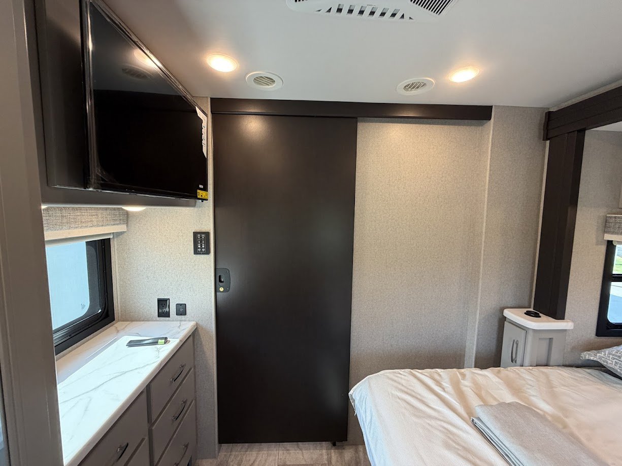2026 THOR MOTOR COACH MAGNITUDE GRAND X32 - Image 70
