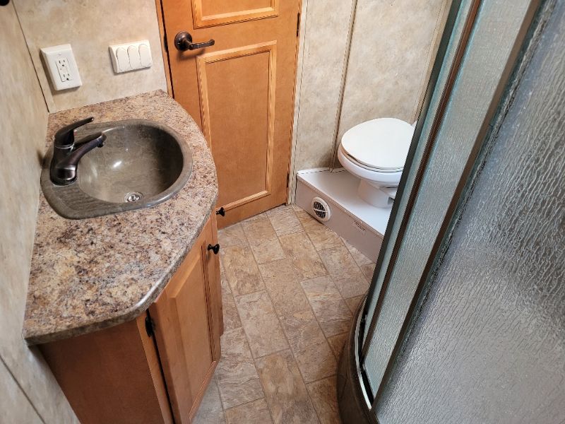 2008 Gulf Stream Conquest Super Nova 6372 - Image 23
