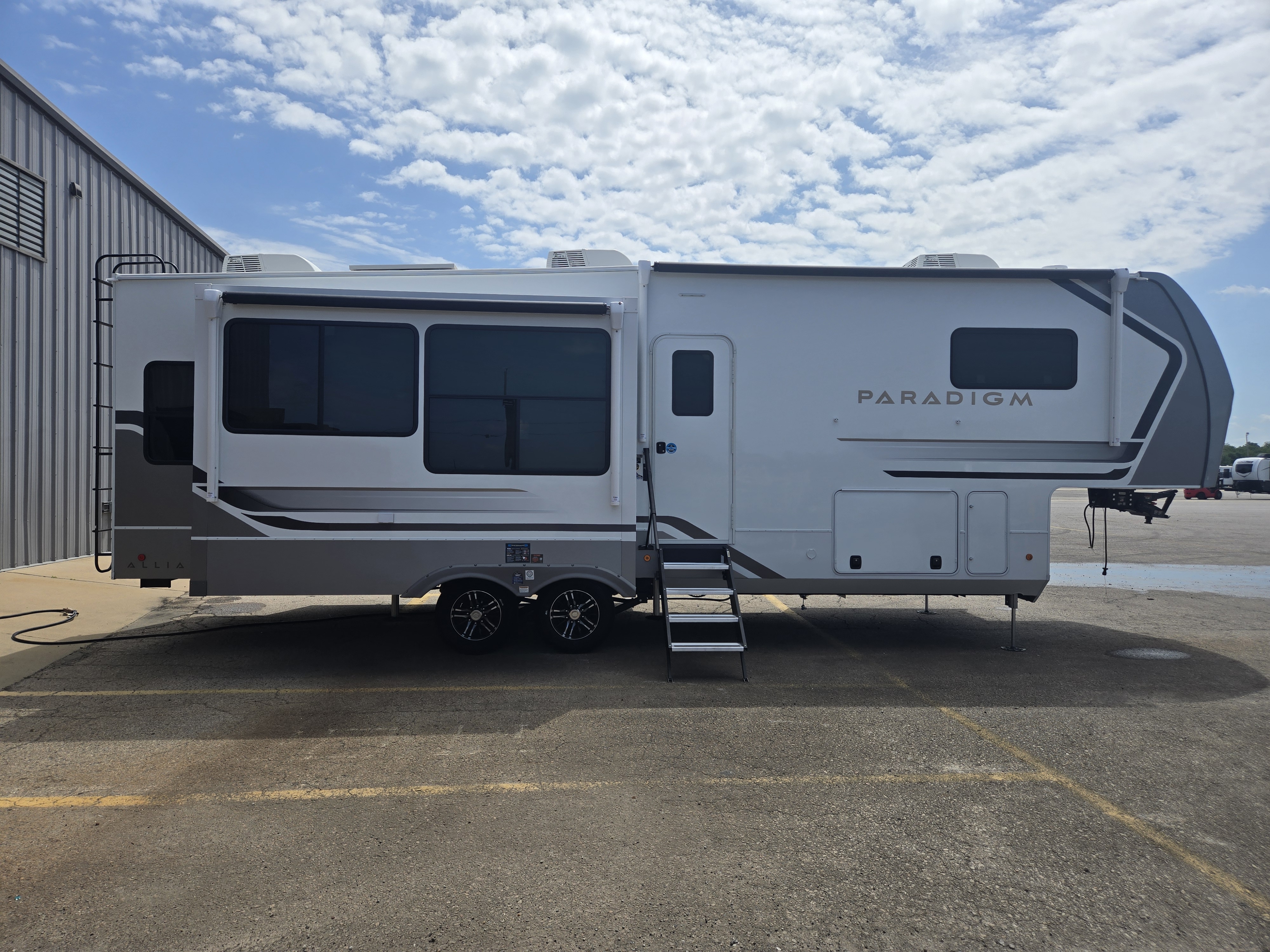 2026 Alliance Paradigm 310RL - Image 7