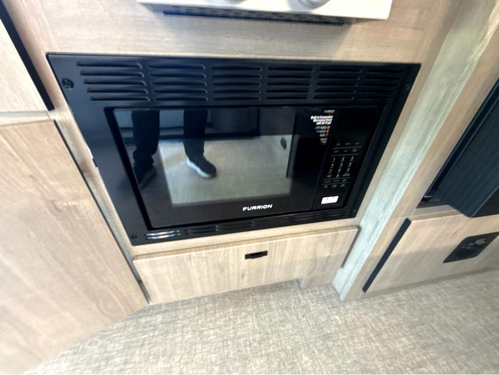 2027 Grand Design Lineage Series M 25FW - Image 22