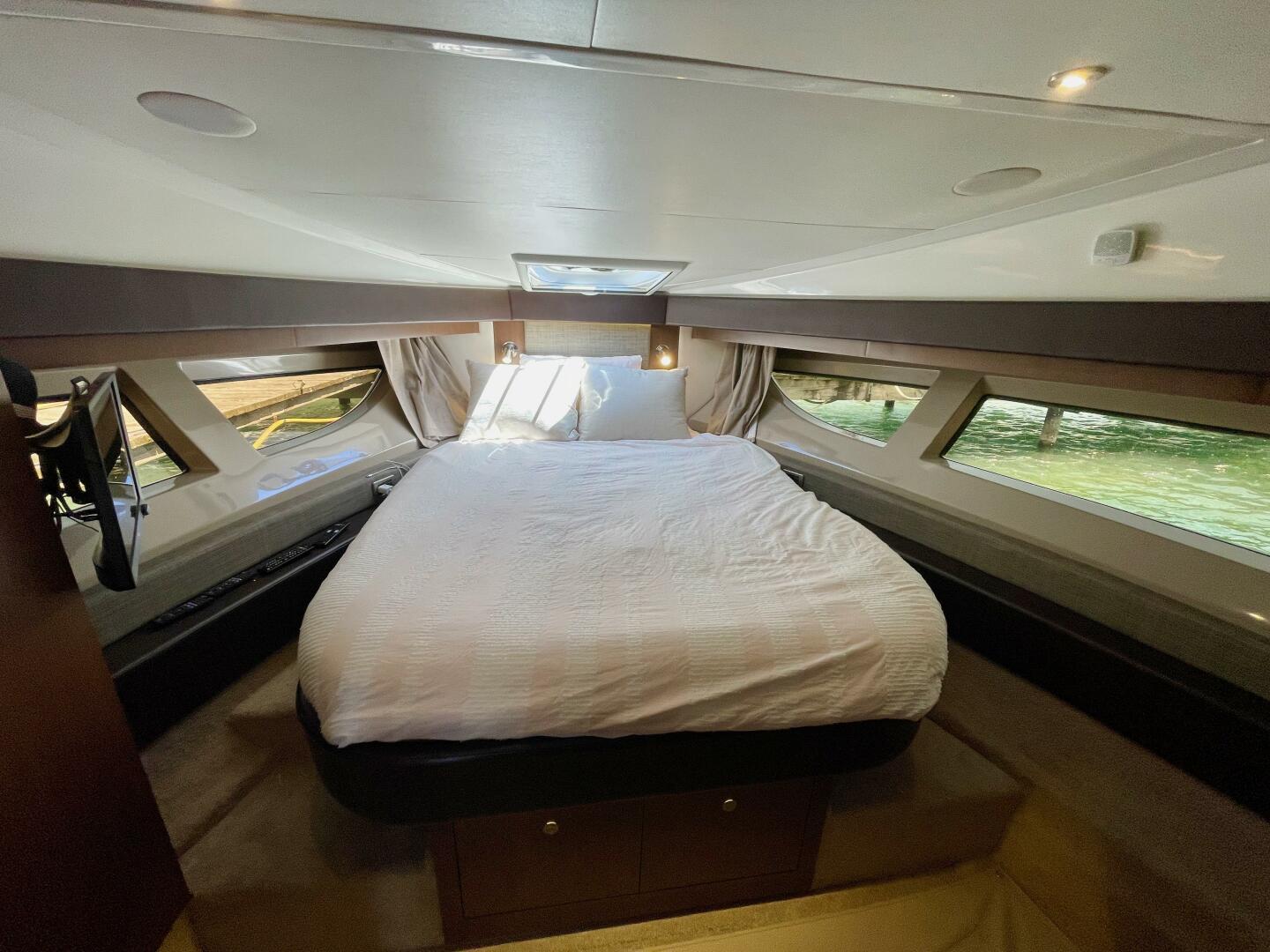 2017 Sea Ray 400 Sundancer - Image 49