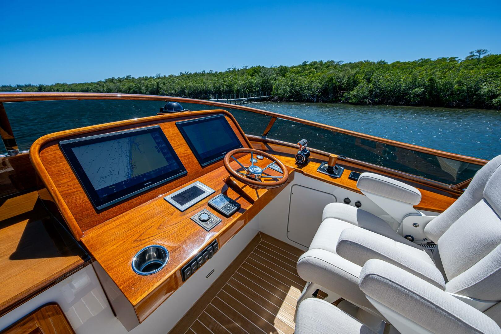 2021 Hinckley Talaria 55 Flybridge MKII - Image 12