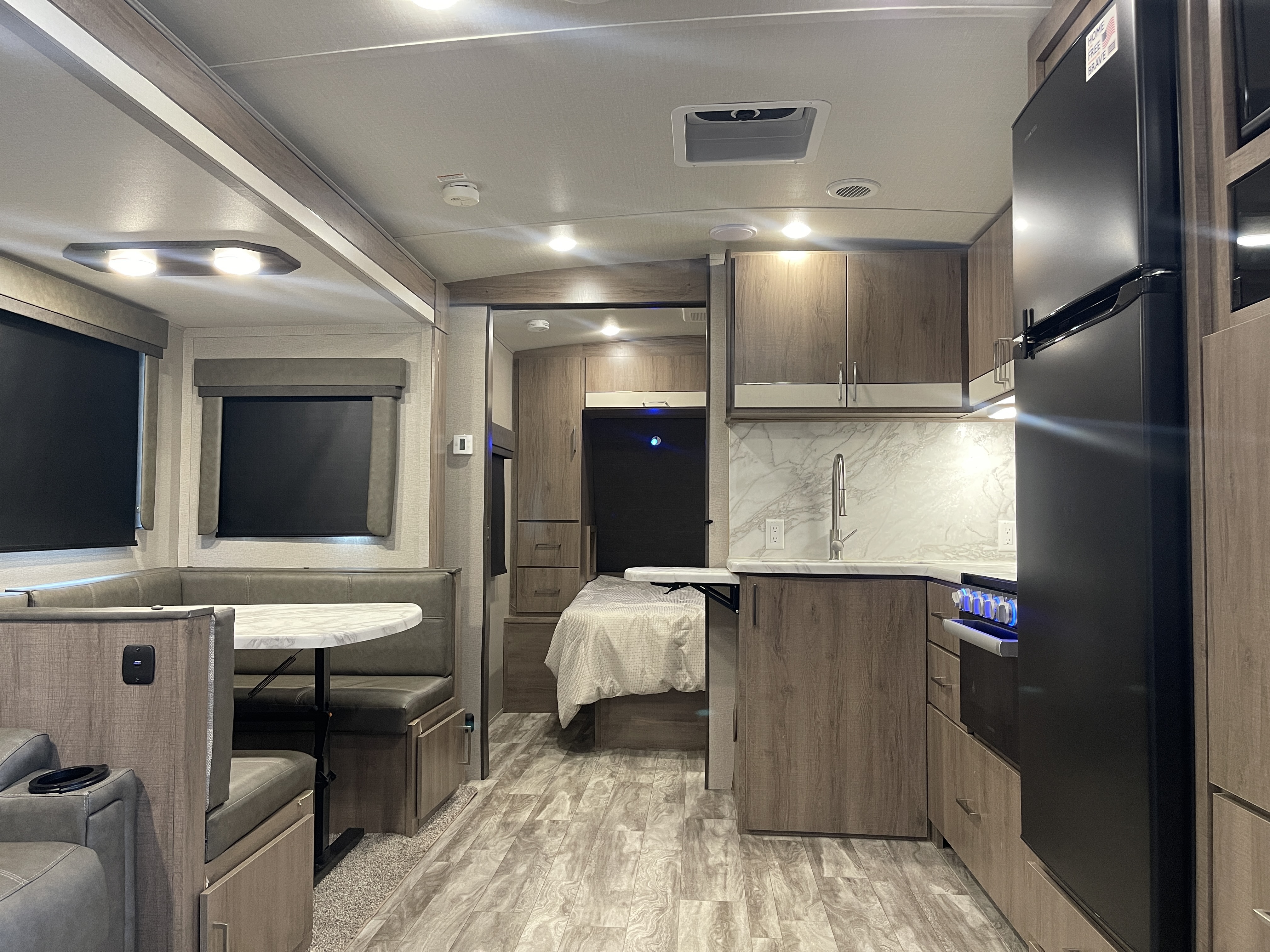 2022 Grand Design Imagine 2800BH - Image 12