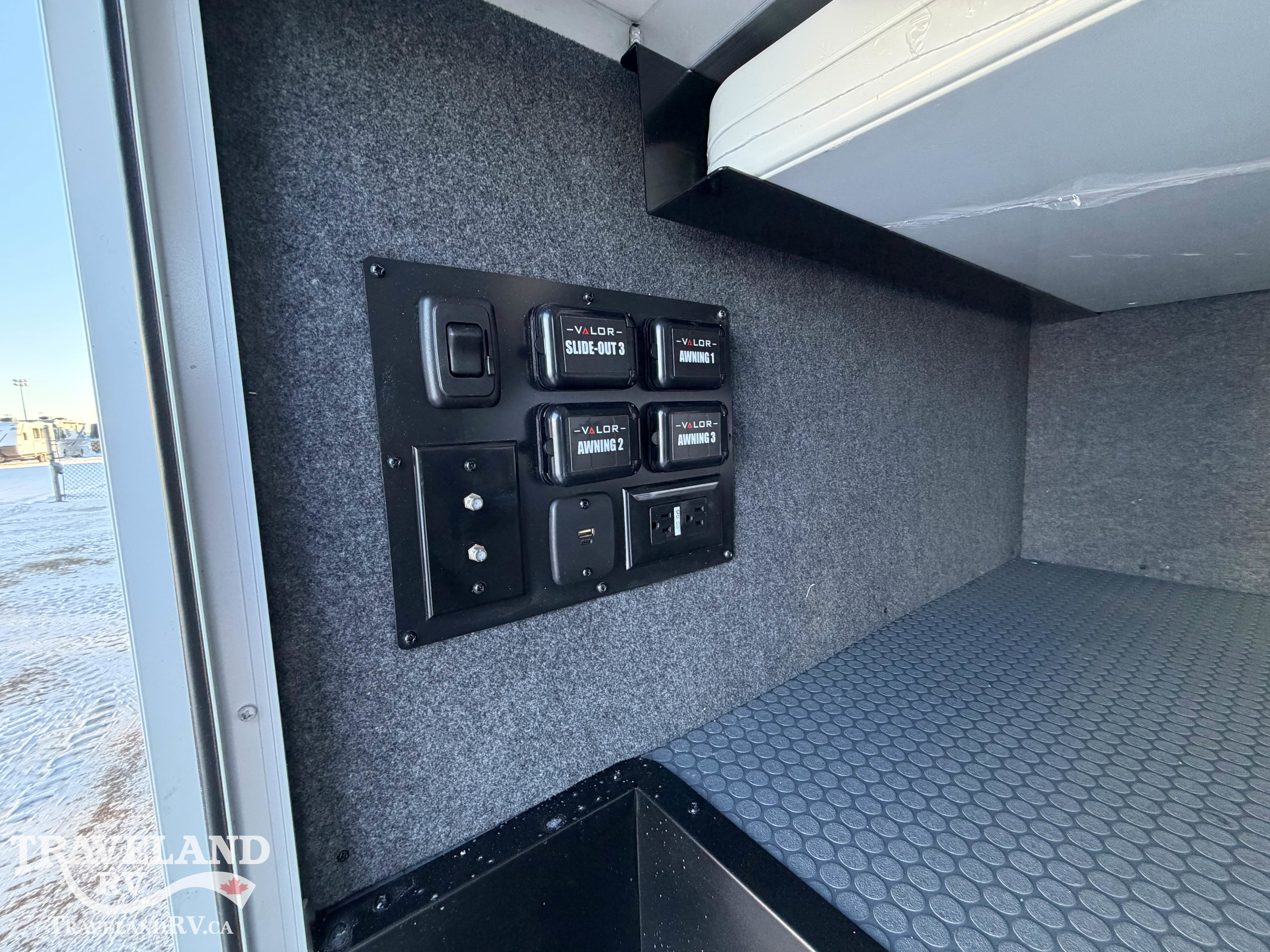 2026 Alliance RV VALOR 37V11 - Image 6