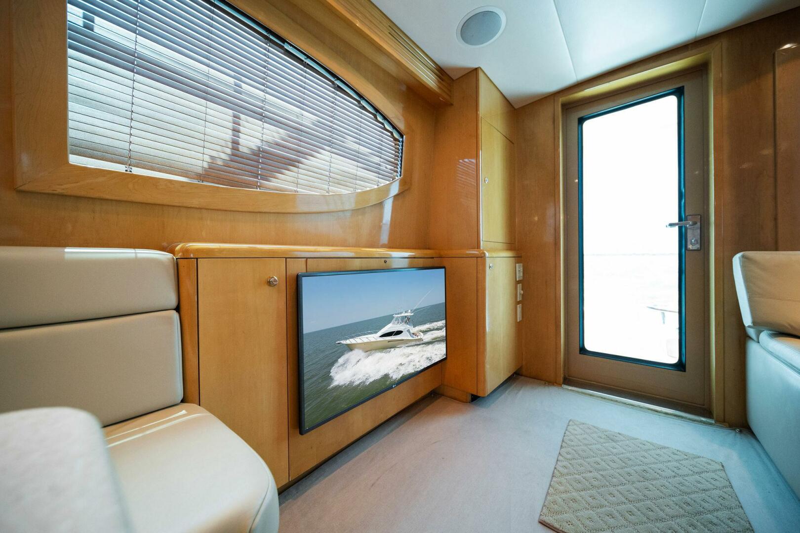 2003 Hatteras 54 Convertible - Image 5