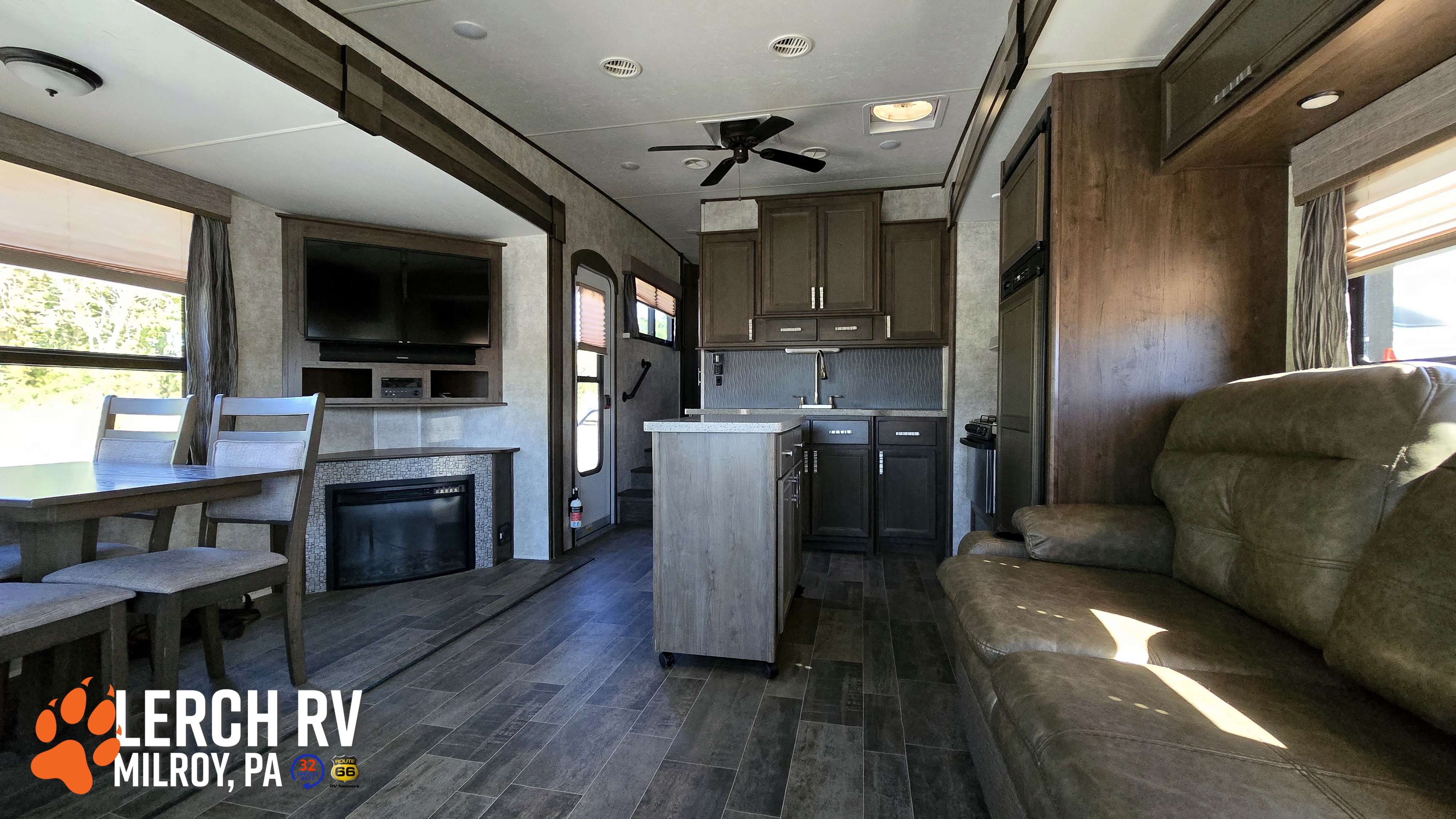 2017 Highland Ridge Roamer RT340FLR - Image 15