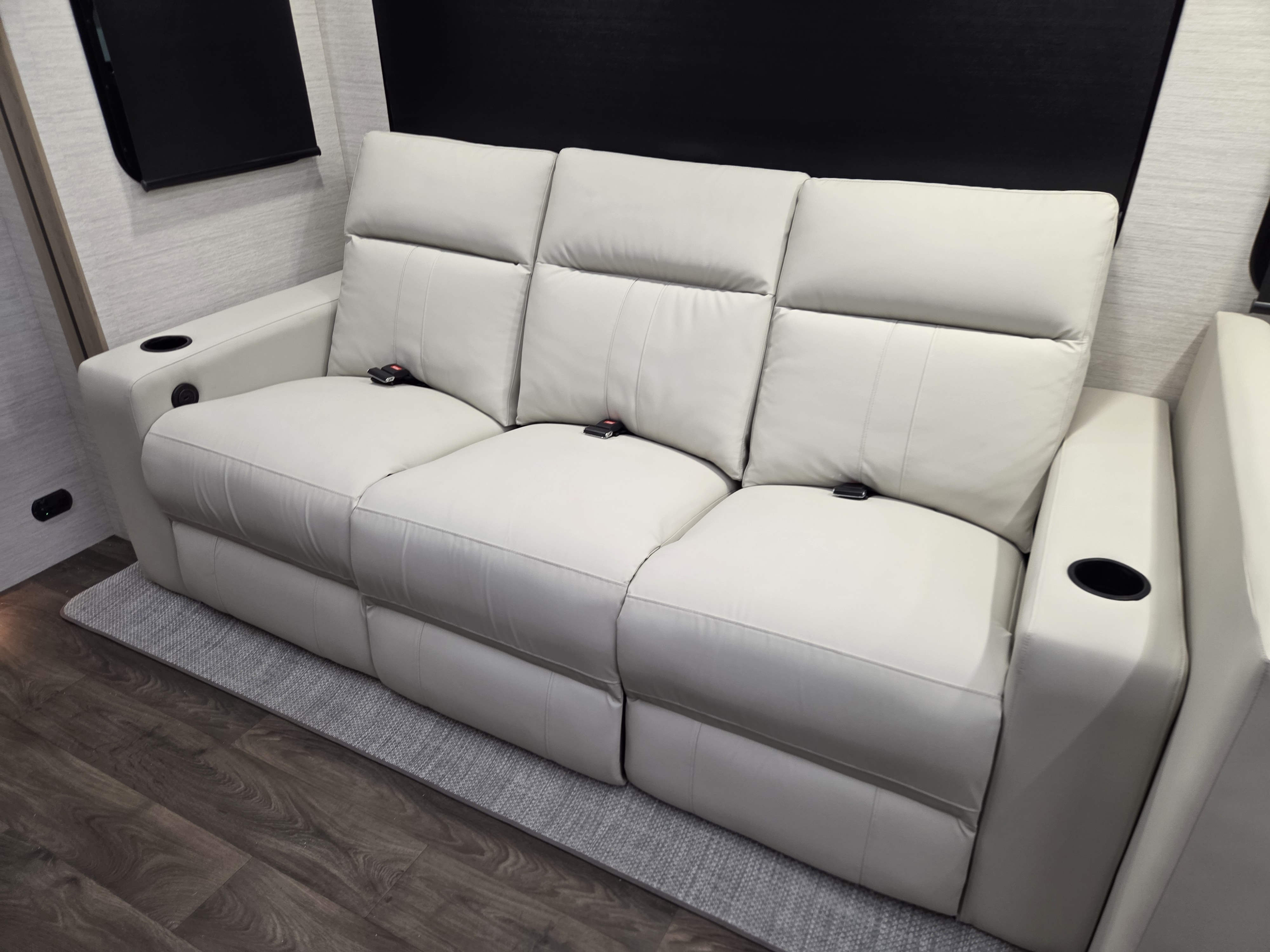 2027 Dynamax Europa S 37CA - Image 12