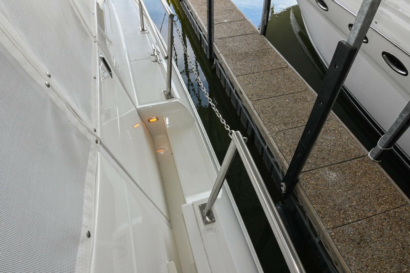 2002 Cruisers Yachts 5000 Sedan Sport - Image 116