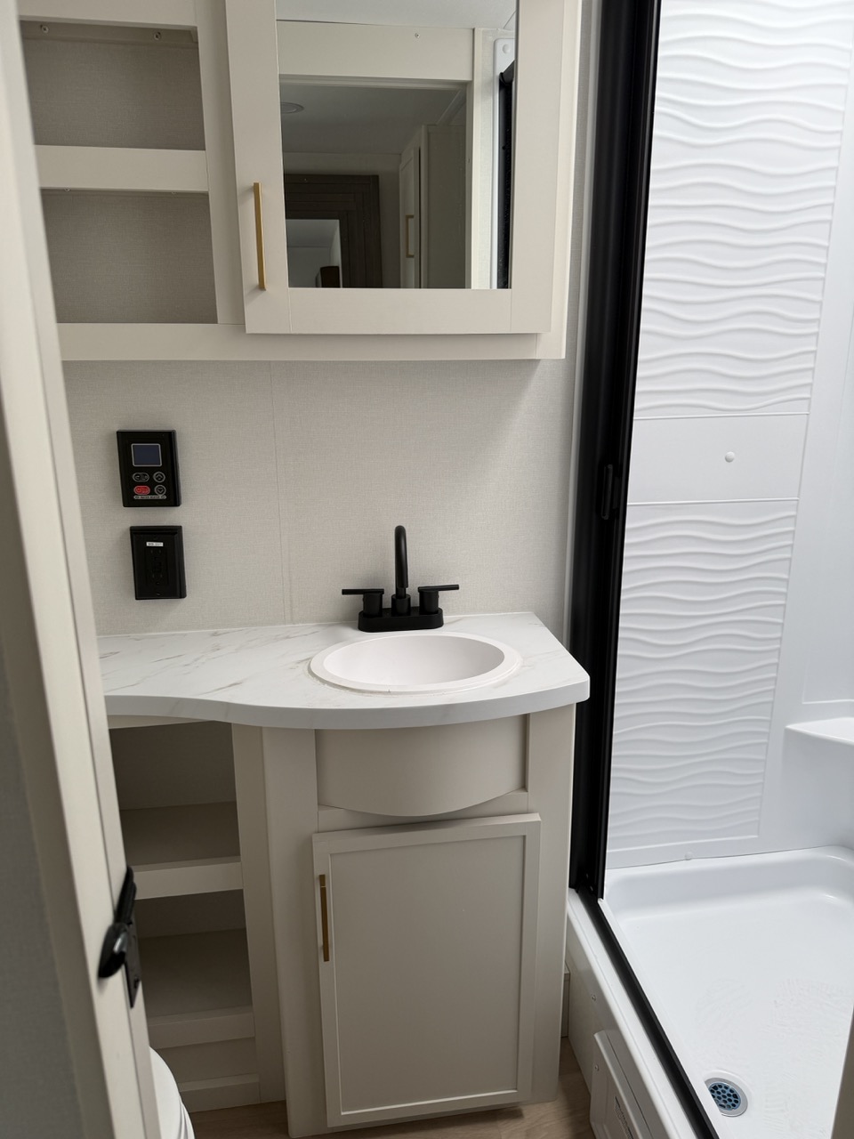 2026 Grand Design Transcend 335BHT - Image 15