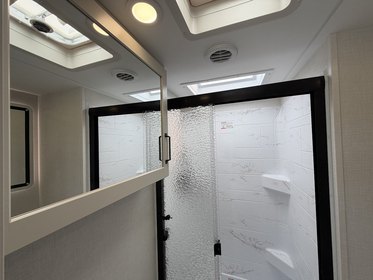 2027 VENTURE RV SPORTTREK 343VIB - Image 46