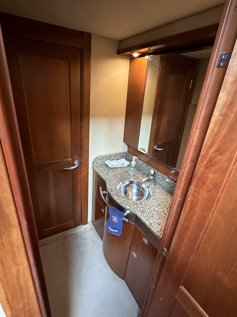 2005 Sea Ray - Image 25