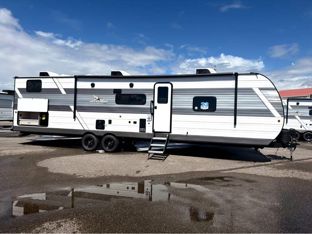 2027 JAYCO JAY FLIGHT 325BHT - Image 2